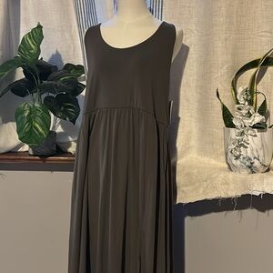 Elegant Gray Sleeveless Dress